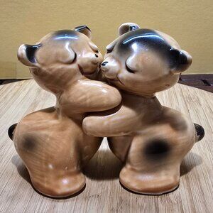 Ruth Van Tellingen "Bear Hug" Brown Bear Salt & Pepper Shakers Kitschy Vintage